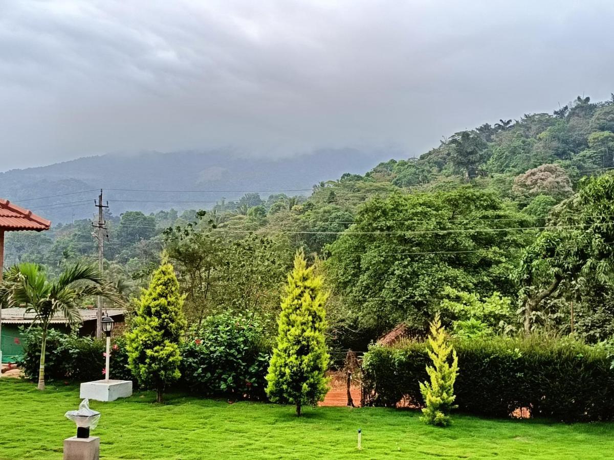 Hill Crest Resort - Coorg 马迪凯里 外观 照片