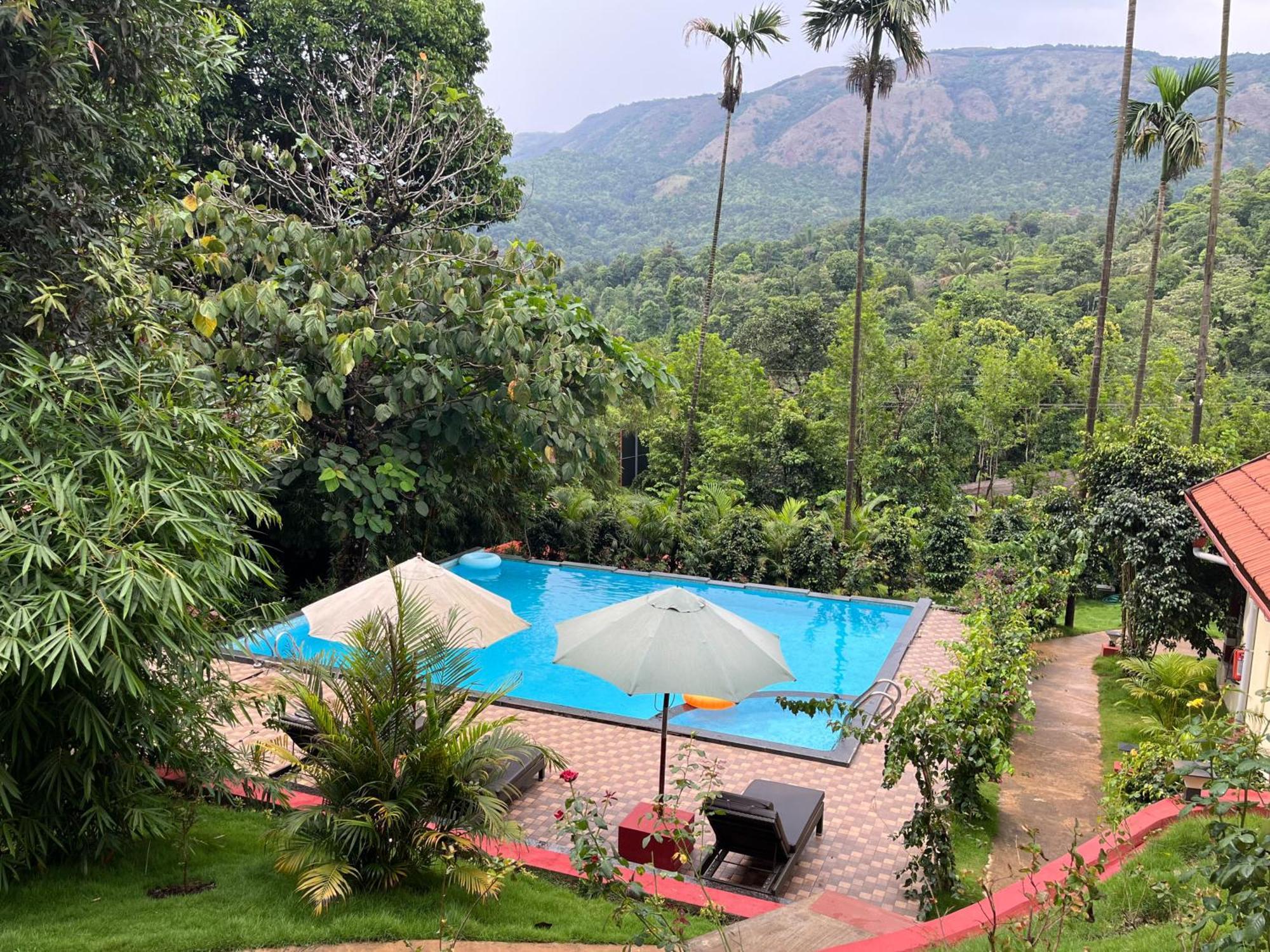 Hill Crest Resort - Coorg 马迪凯里 外观 照片