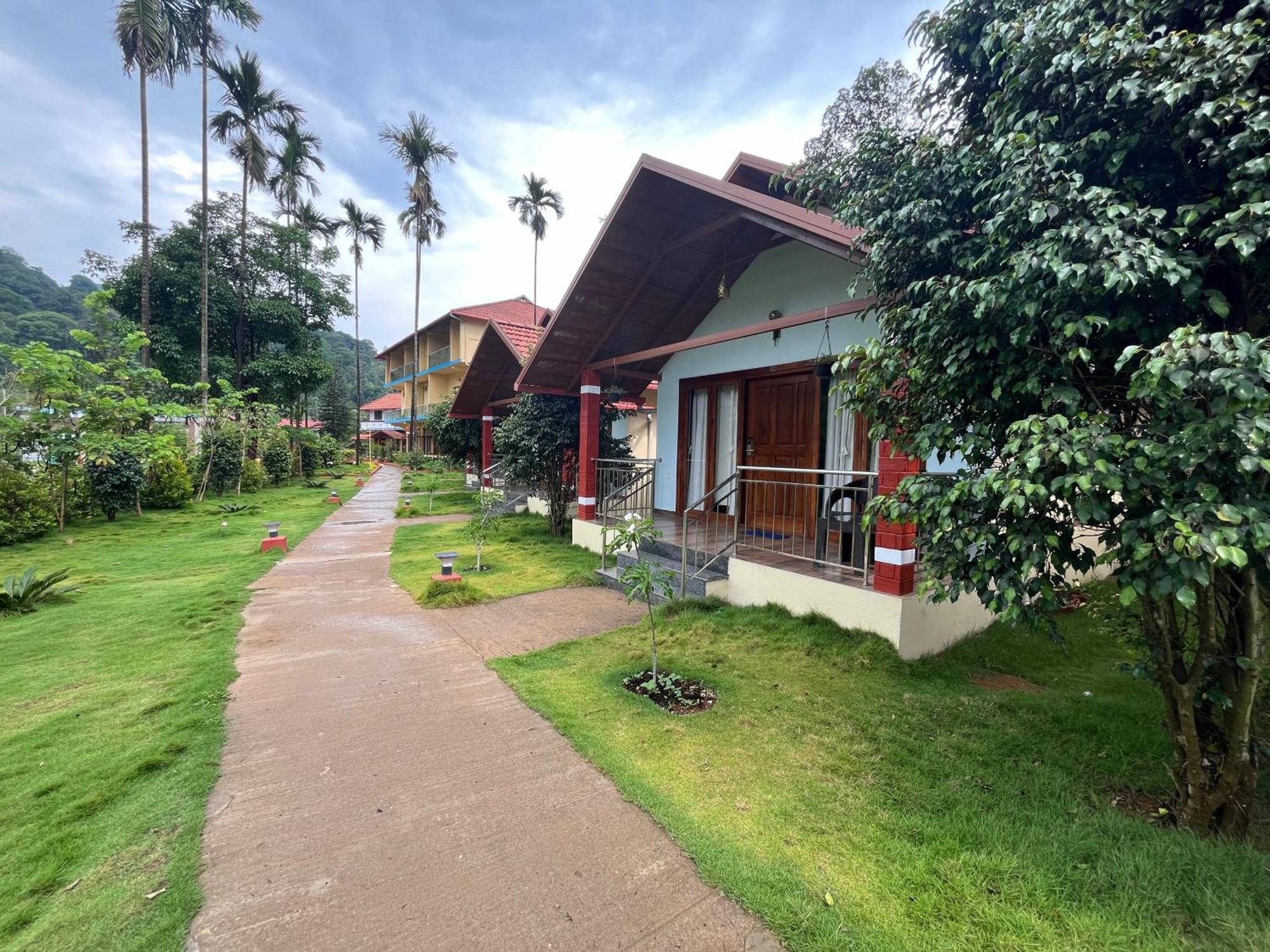 Hill Crest Resort - Coorg 马迪凯里 外观 照片